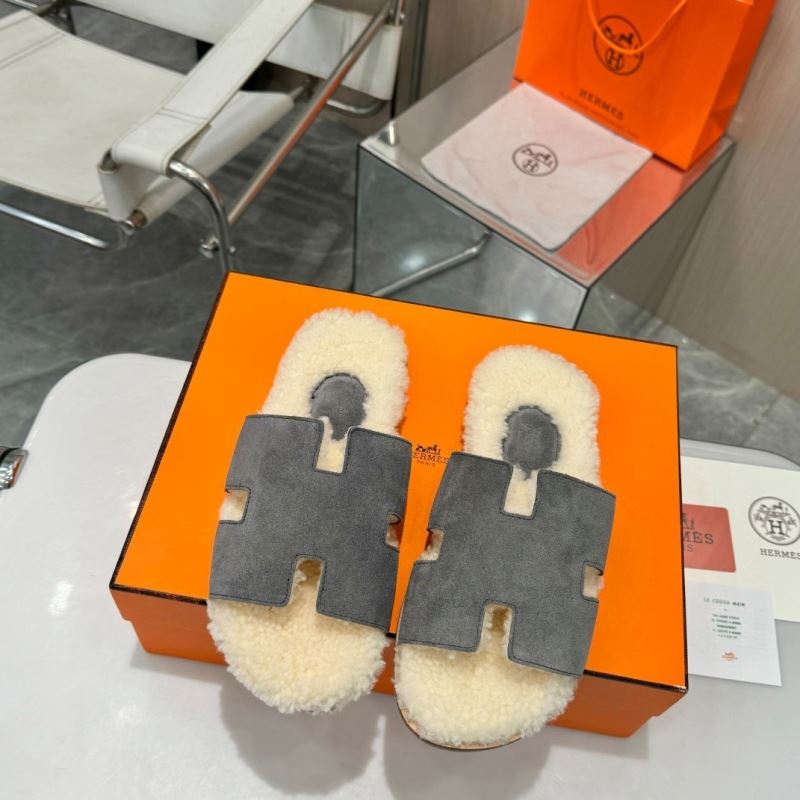 H**mes slippers